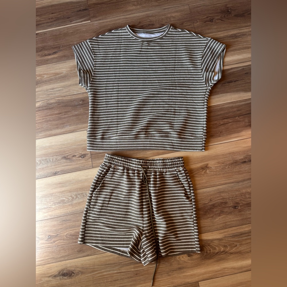 Amazon Women's Striped Brown and White Shorts Set